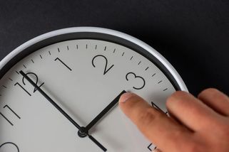 Vláda mění pravidla střídání letního a zimního času. Prozradila, kdy se chystá jeho úplné zrušení